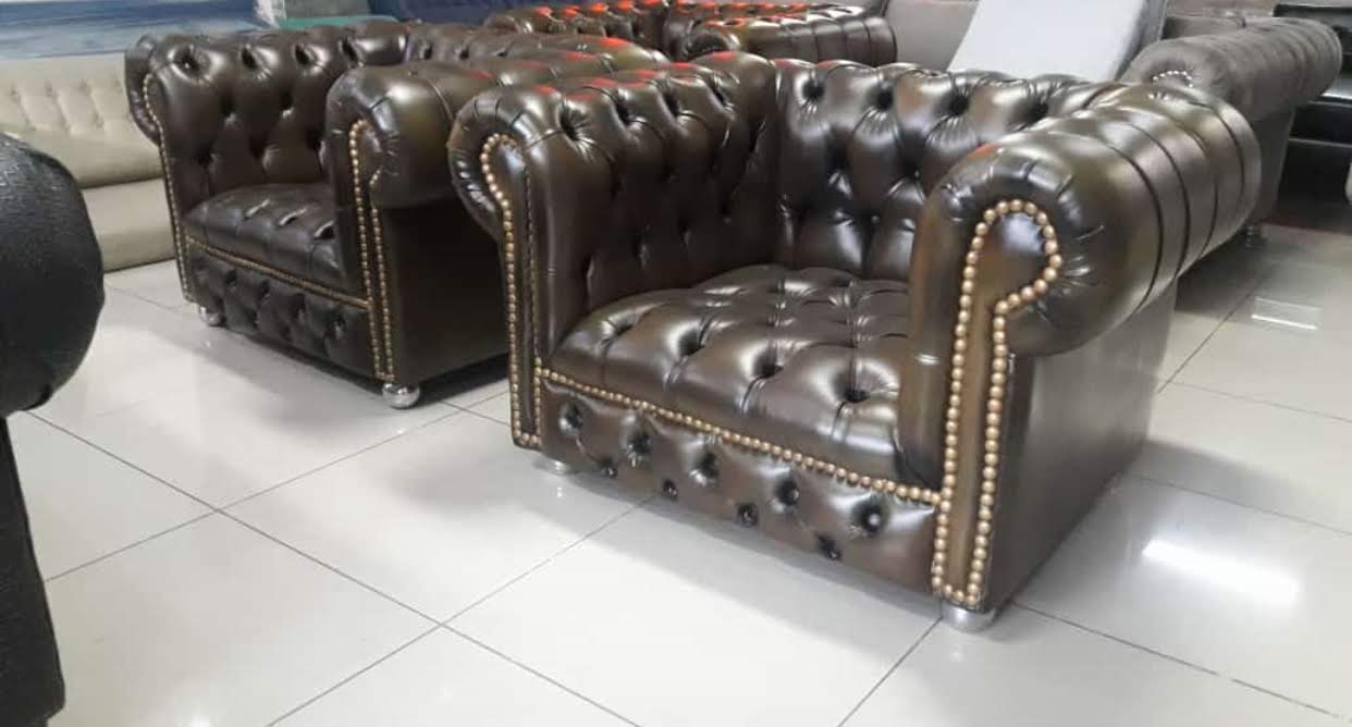 Sillón Chesterfied Lord 1 Cuerpo Capitoné Cuero 100% Vacuno